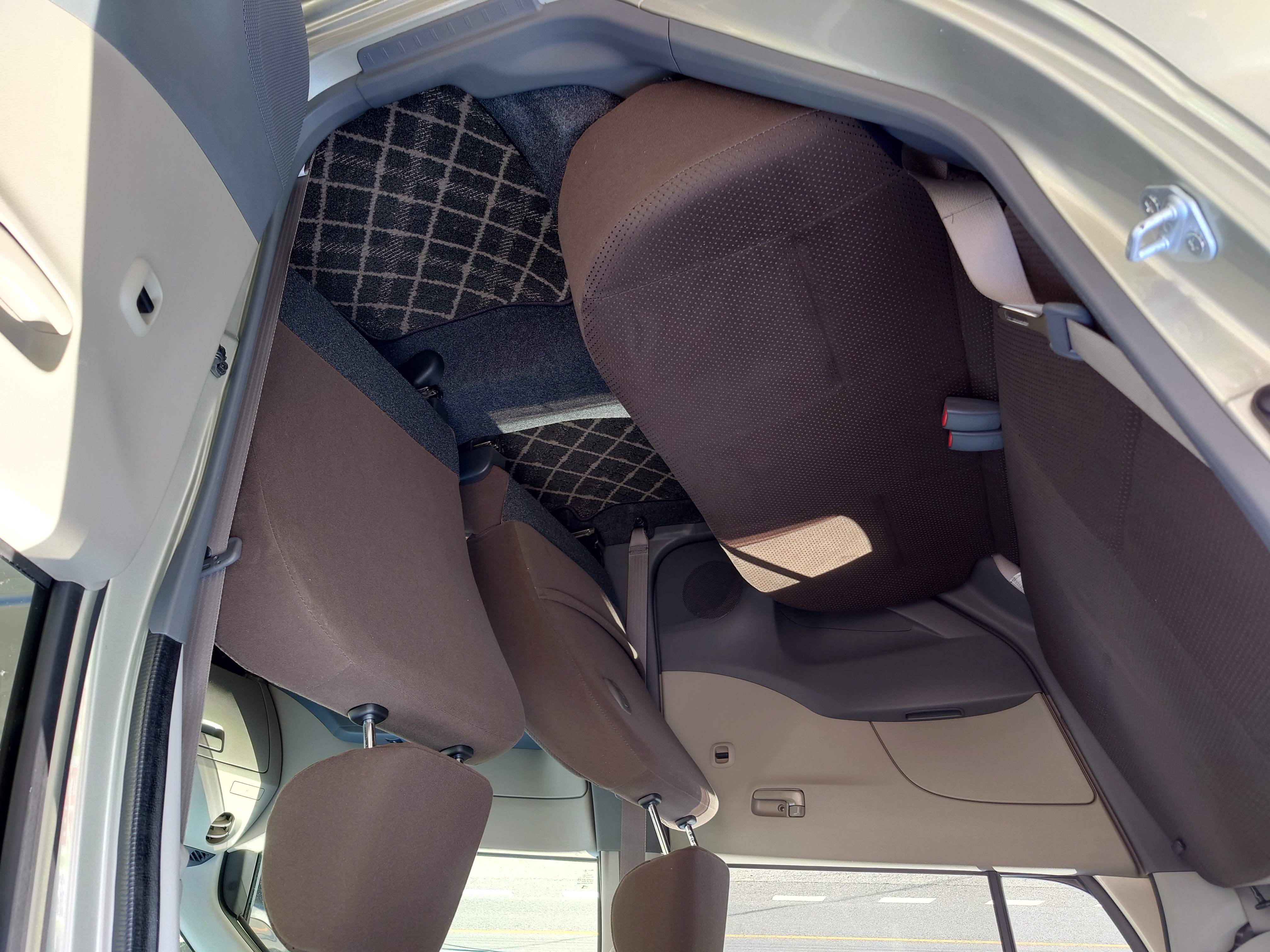 【徳島県三好郡エムネット】車買取したダイハツ・ミラL285S型の後部座席もキレイです