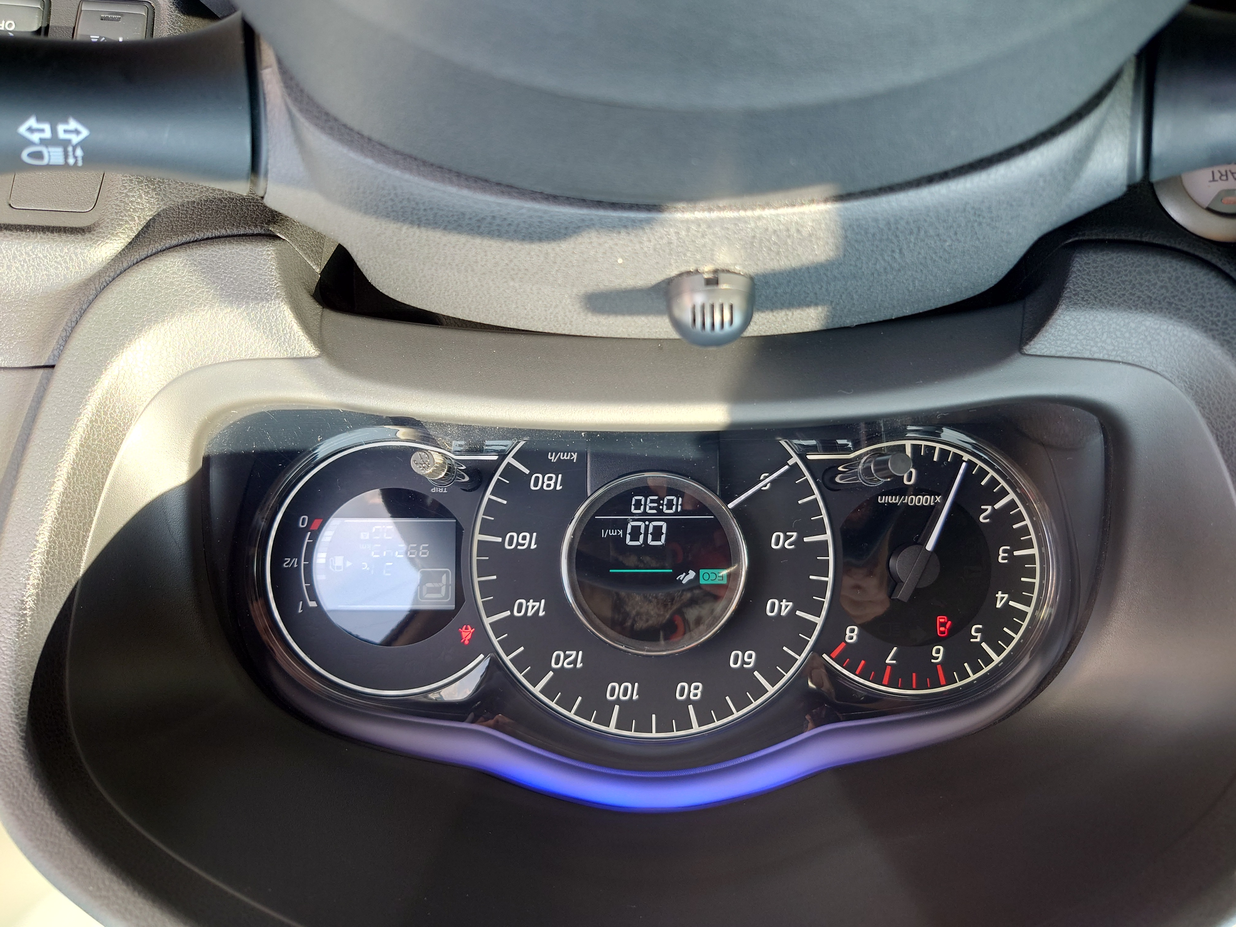 徳島県三好郡エムネットが車買取した日産ノートE12型。実走行距離数。