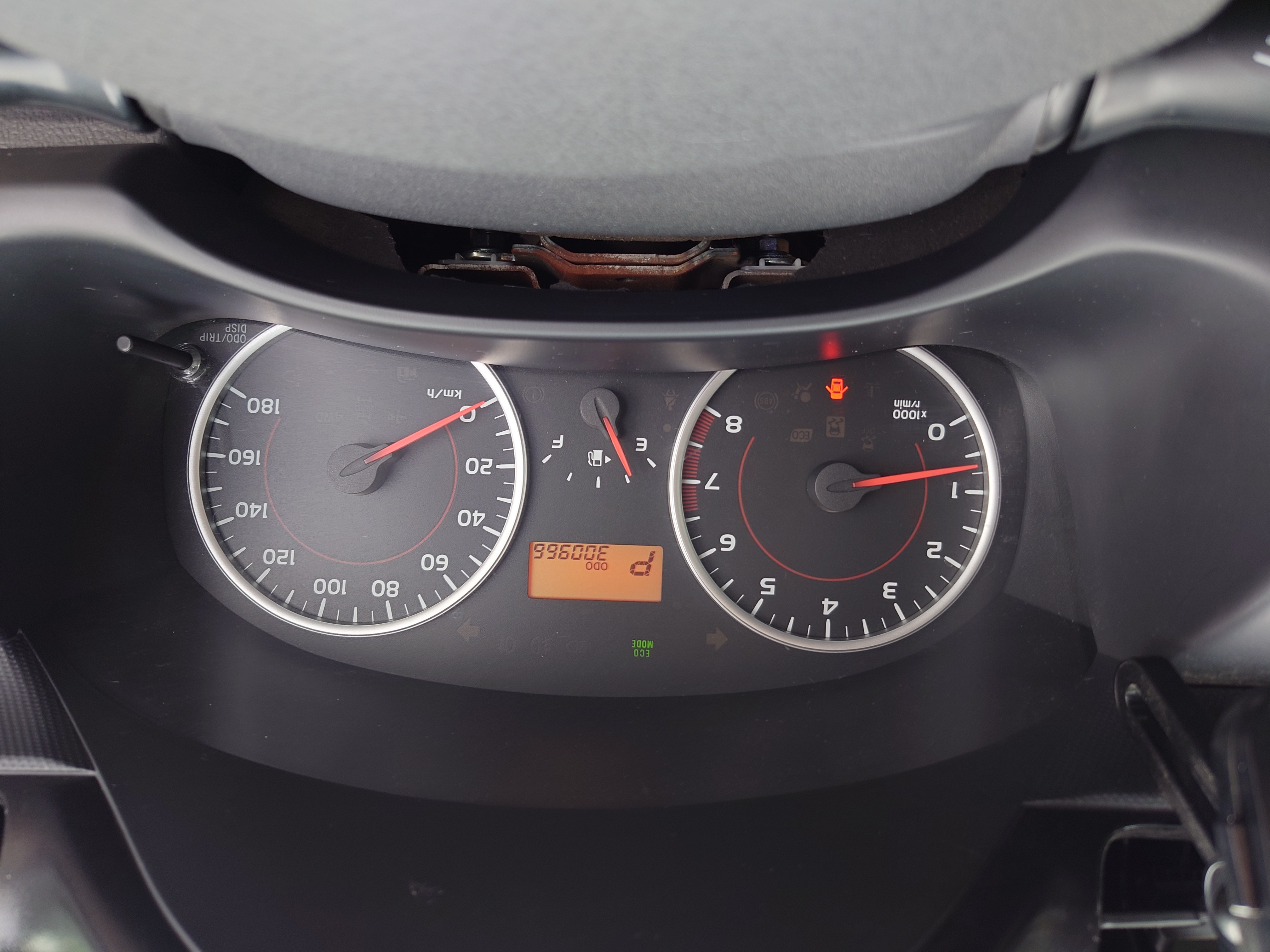 平成24年式トヨタ・ウィッシュ(ZNE20型)を車買取した実走行距離数。|1.8X・30万km・グレーメタリック