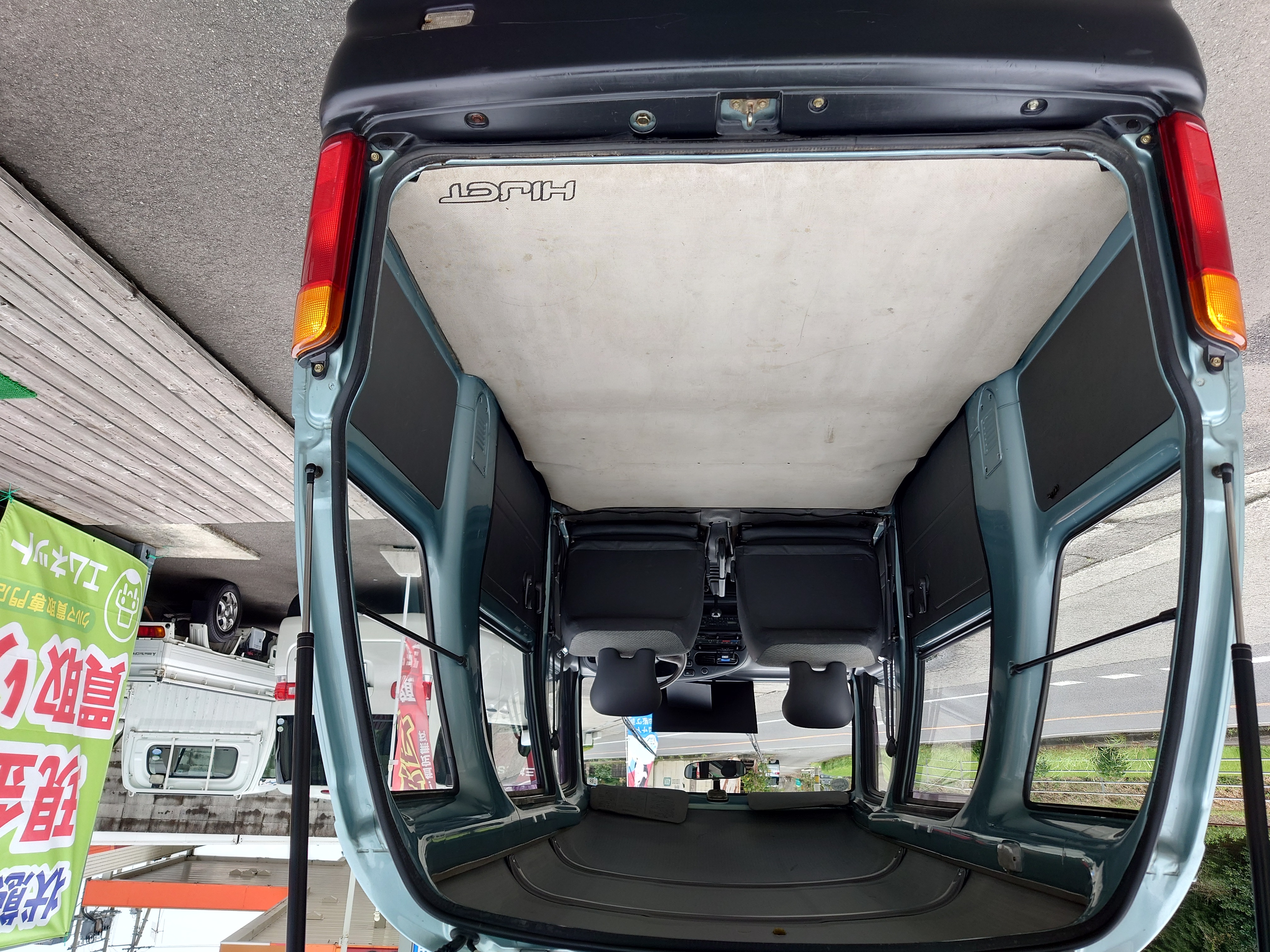 当店が車買取したハイゼットバンS100V型の荷室内|クルマ買取専門店エムネット